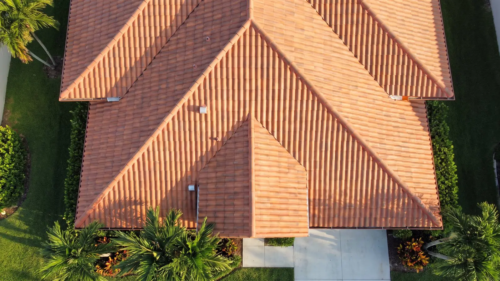Storm season roofing Fort Lauderdale