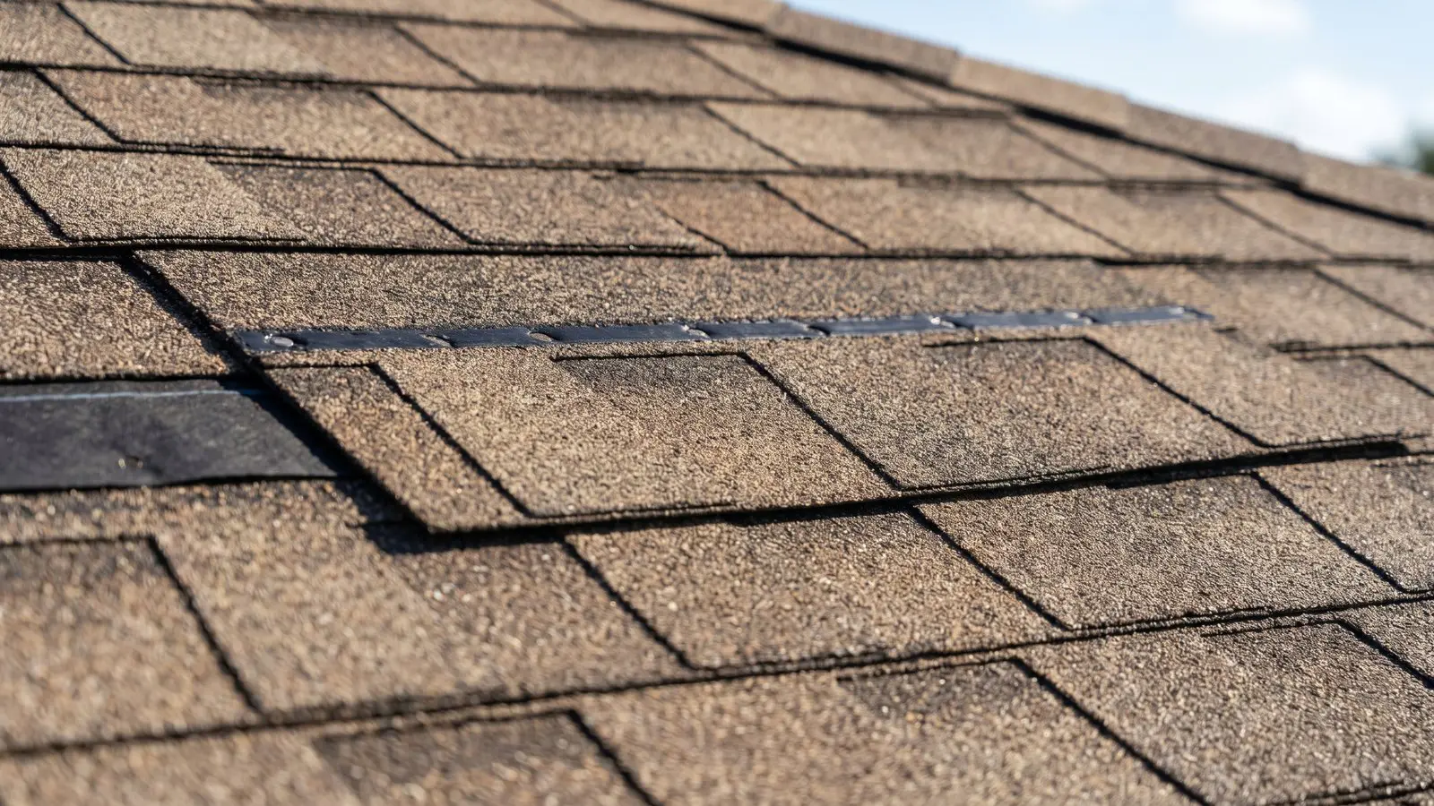 Shingle roof repair Fort Lauderdale detail